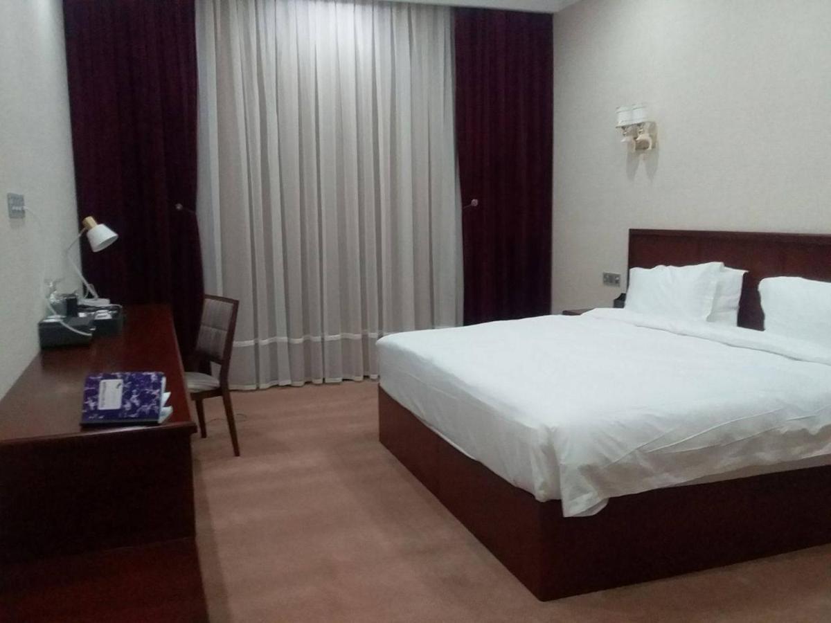 Aura Hotel Tashkent Bagian luar foto