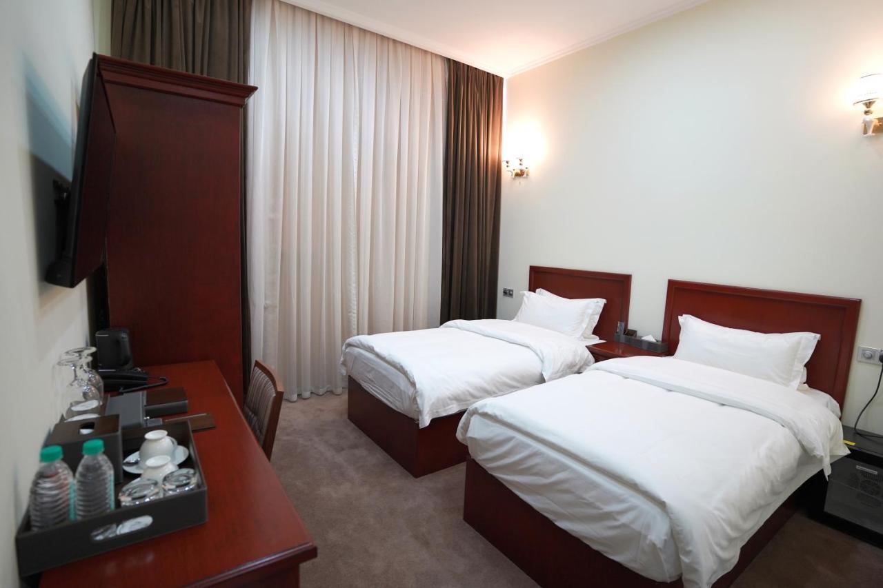 Aura Hotel Tashkent Bagian luar foto