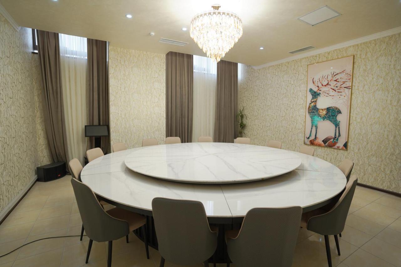 Aura Hotel Tashkent Bagian luar foto