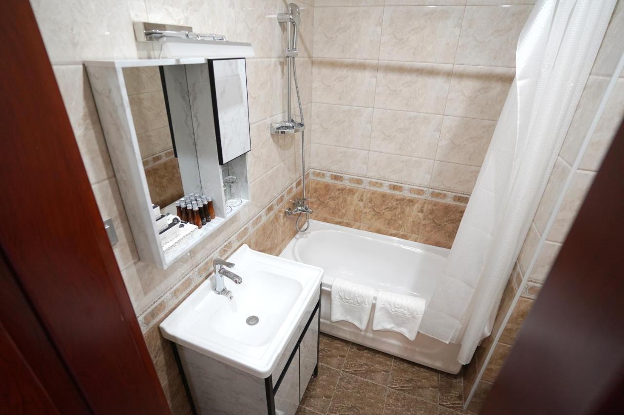 Aura Hotel Tashkent Bagian luar foto