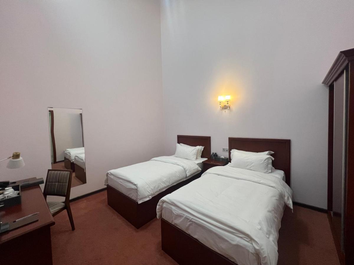 Aura Hotel Tashkent Bagian luar foto